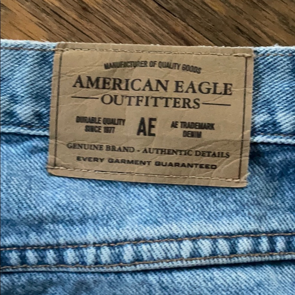Light wash mom jeans - Picture 9 of 9